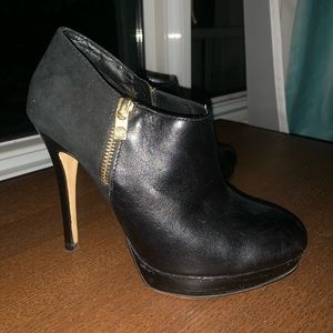 Michael Kors leather bootie